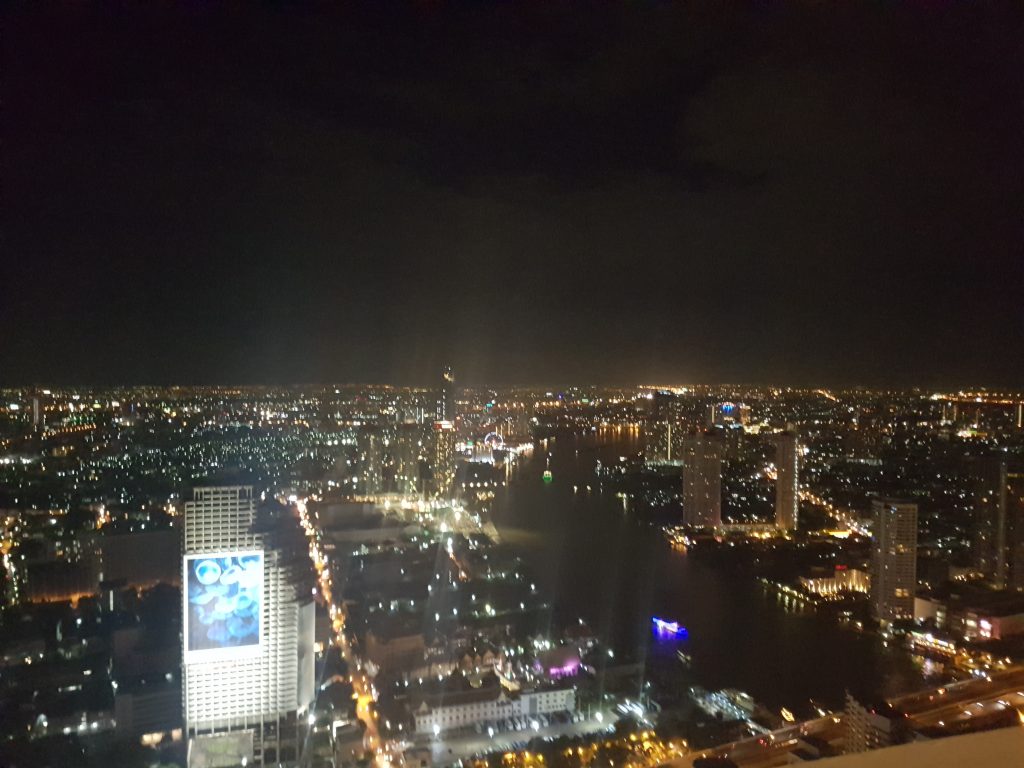 Asia Express Bangkok w nocy